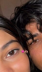 Instagram Couple Eyes chatgpt Prompt